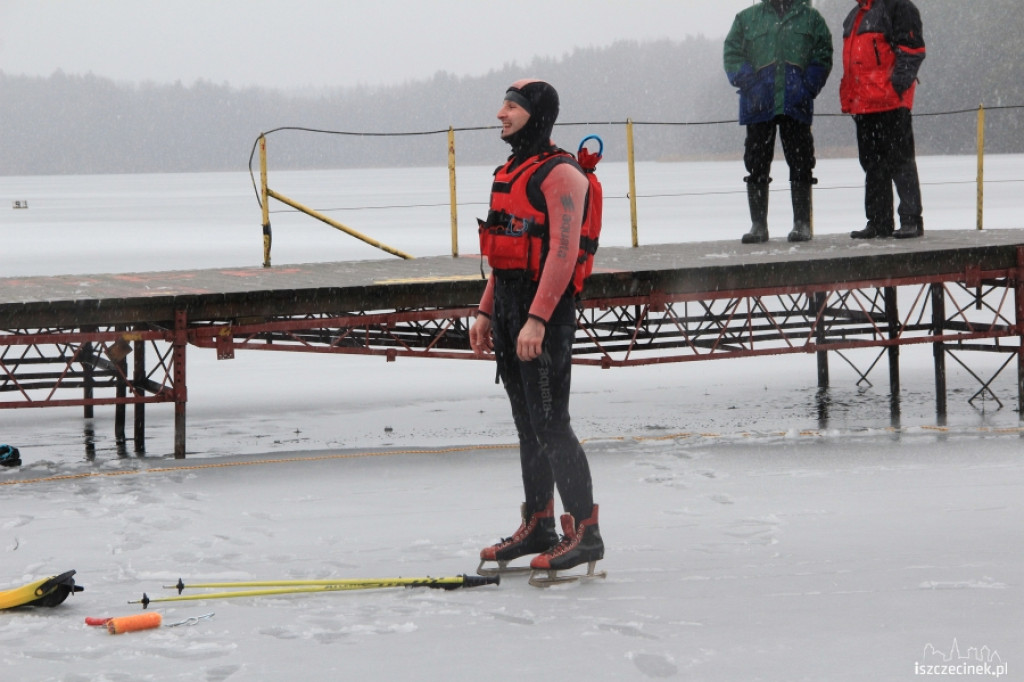 IV Zimowe zanurzenie w wodzie w Białym Borze