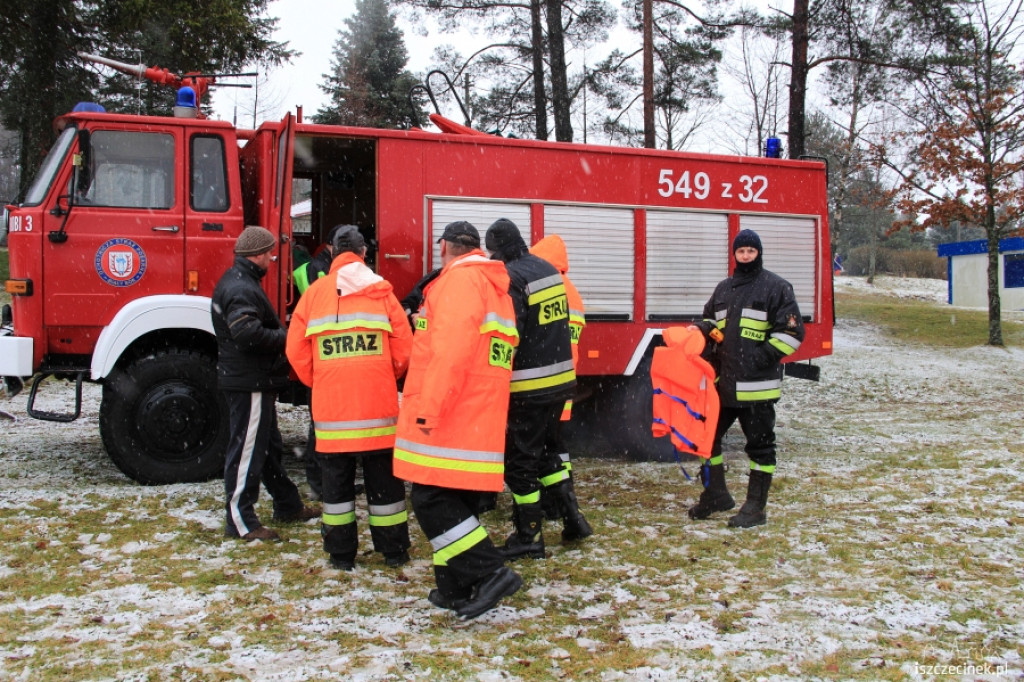 IV Zimowe zanurzenie w wodzie w Białym Borze
