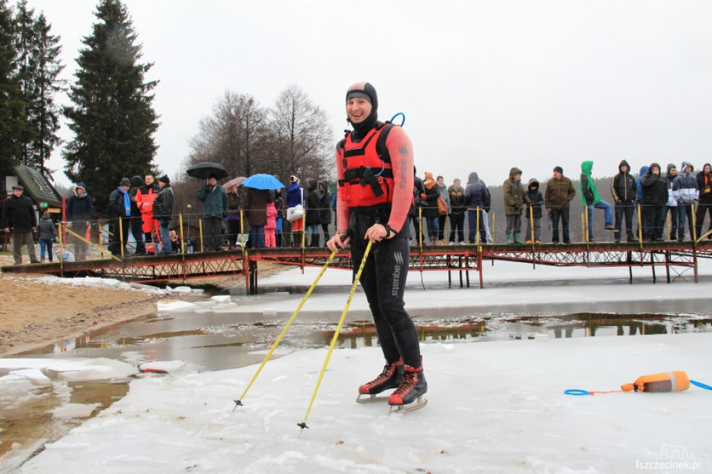 IV Zimowe zanurzenie w wodzie w Białym Borze