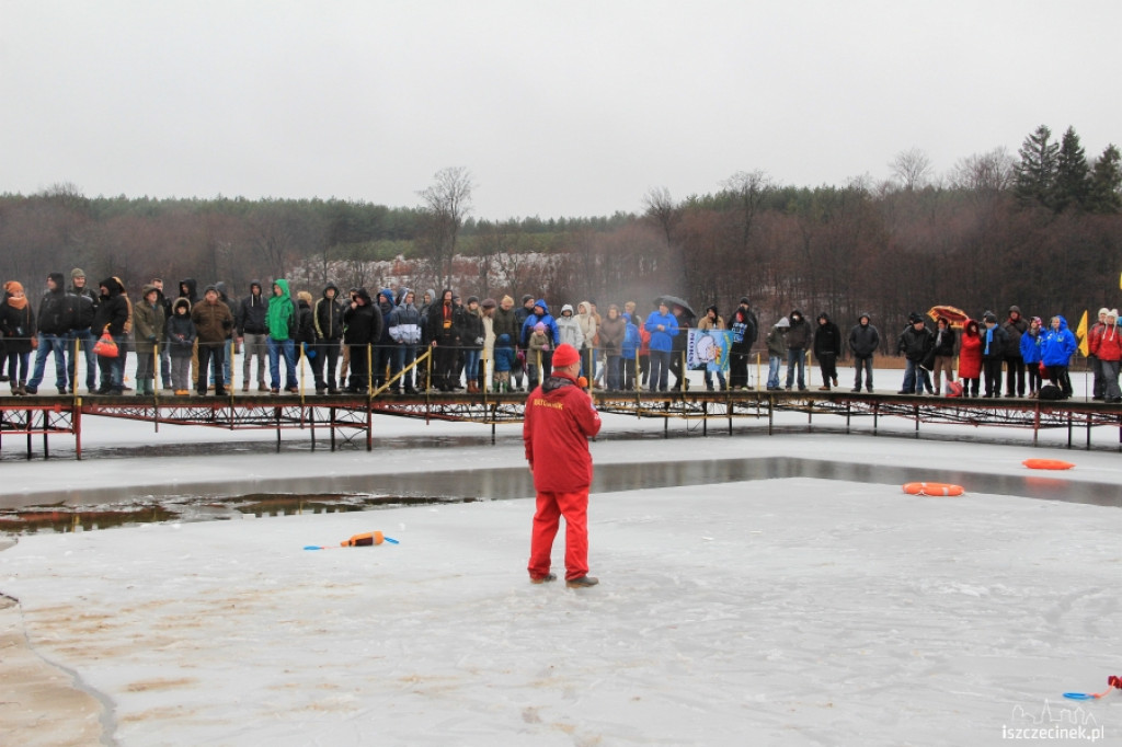 IV Zimowe zanurzenie w wodzie w Białym Borze