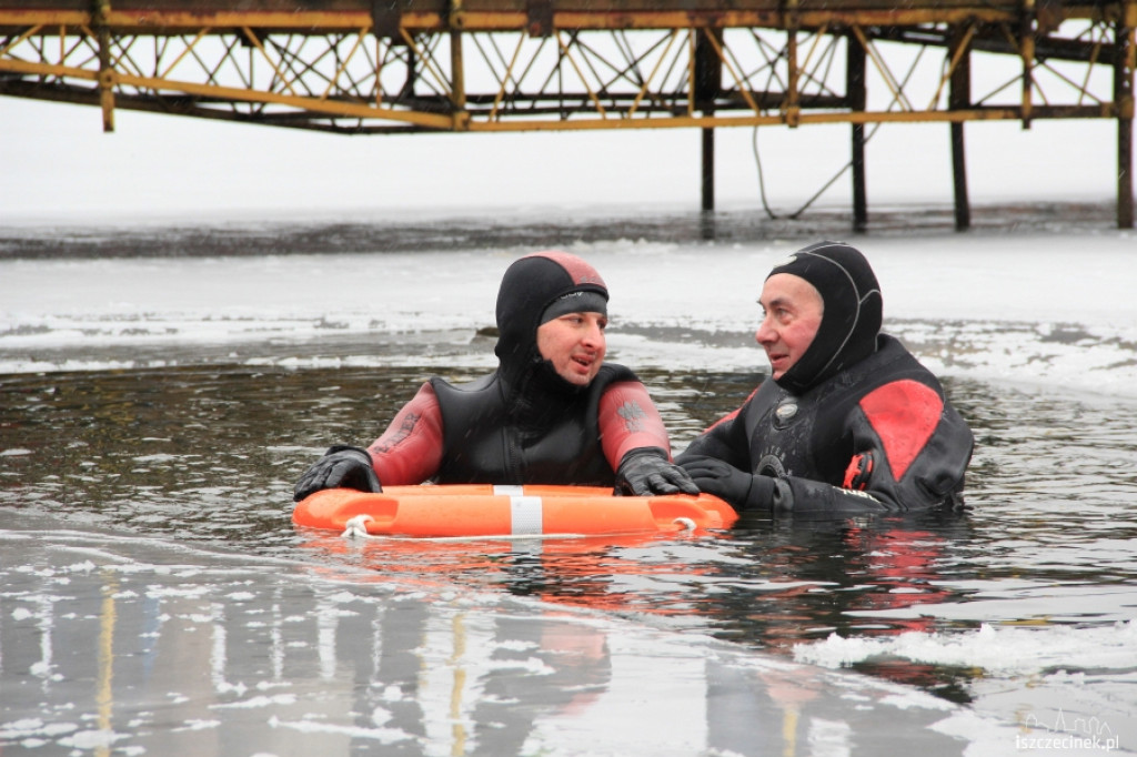 IV Zimowe zanurzenie w wodzie w Białym Borze