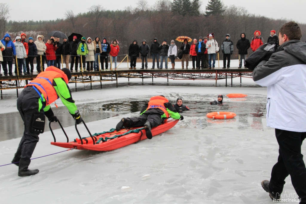 IV Zimowe zanurzenie w wodzie w Białym Borze