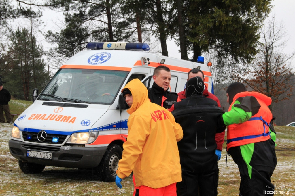 IV Zimowe zanurzenie w wodzie w Białym Borze