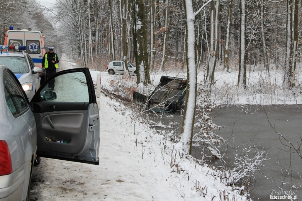 Honda civic dachowała koło Ostropola