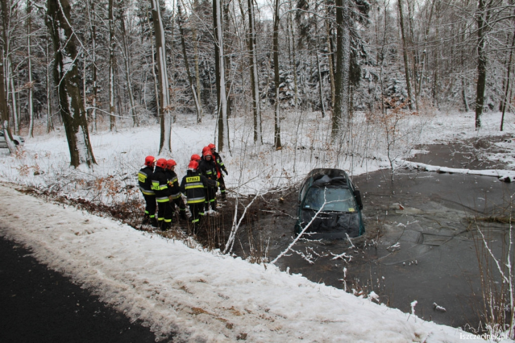 Honda civic dachowała koło Ostropola