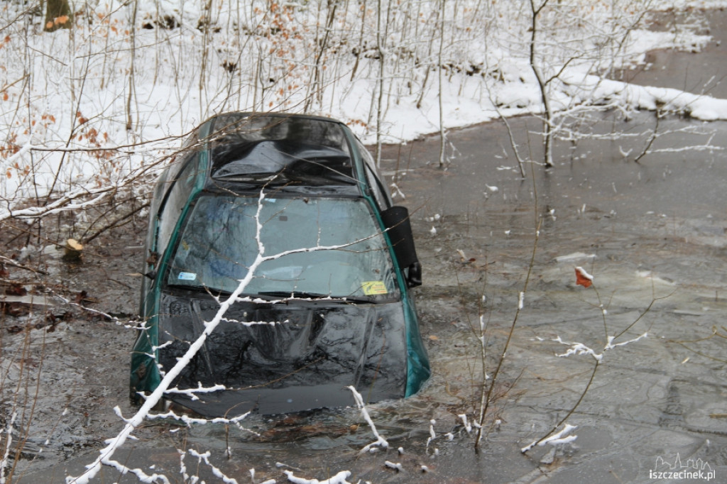 Honda civic dachowała koło Ostropola