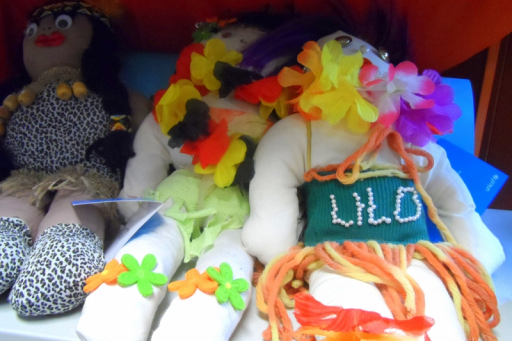 Szmaciane lalki z SP 1 pomogą dzieciom w Czadzie