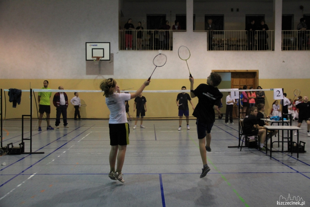 Posłowie zagrali z dziećmi