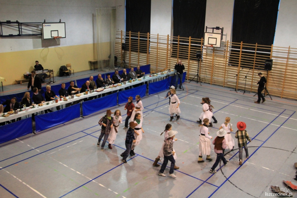 Posłowie zagrali z dziećmi