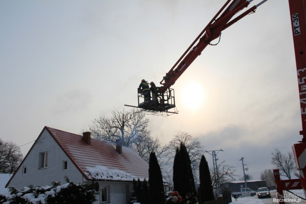 Pożar sadzy w kominie w Bugnie