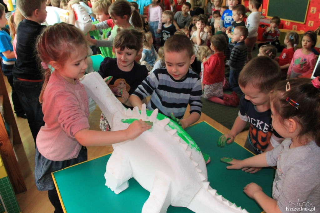 Dinozaury w przedszkolu Miś