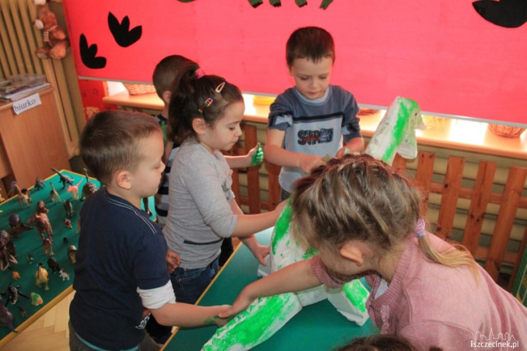 Dinozaury w przedszkolu Miś