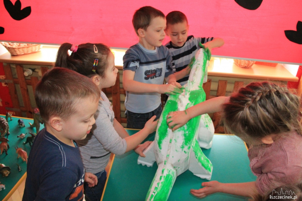 Dinozaury w przedszkolu Miś