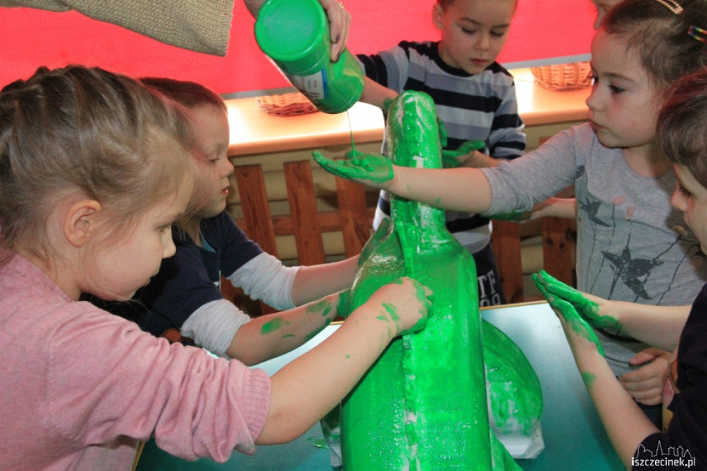 Dinozaury w przedszkolu Miś