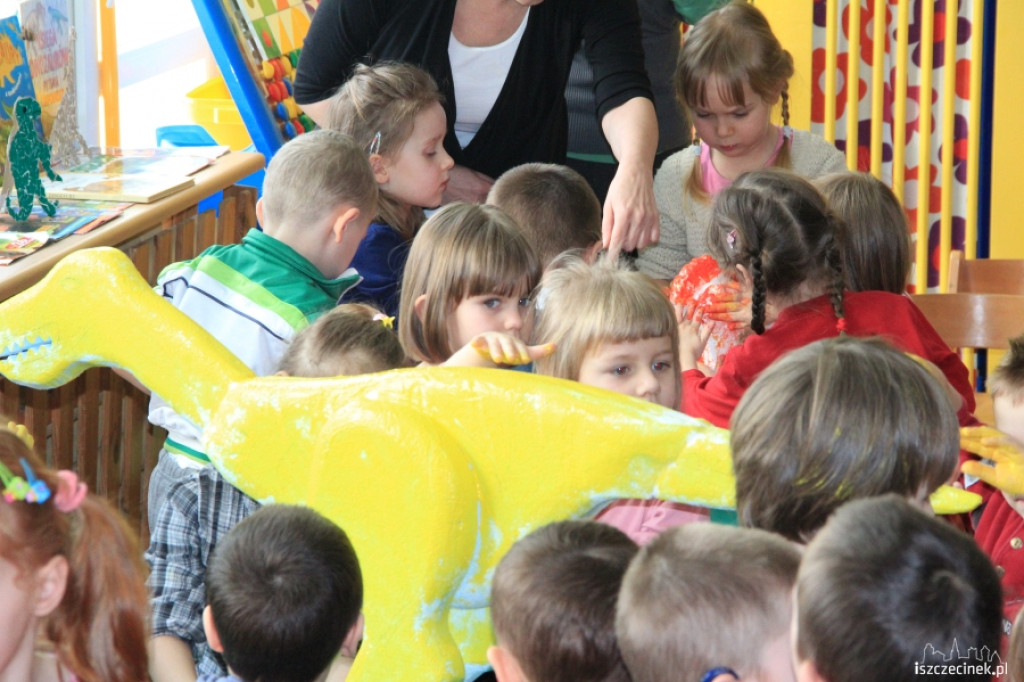 Dinozaury w przedszkolu Miś