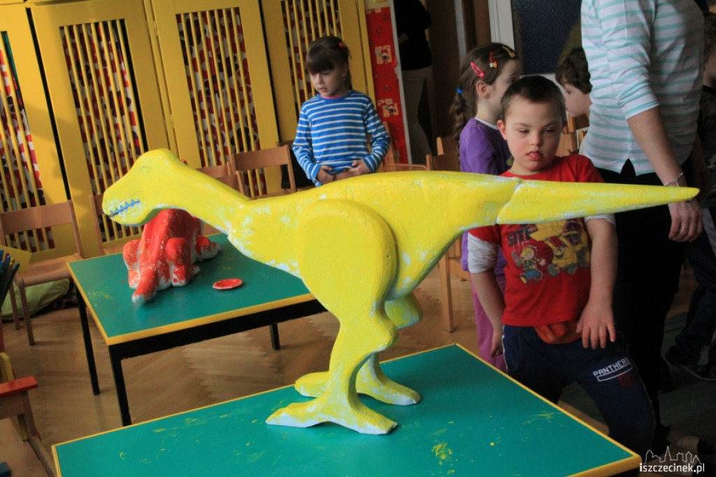 Dinozaury w przedszkolu Miś