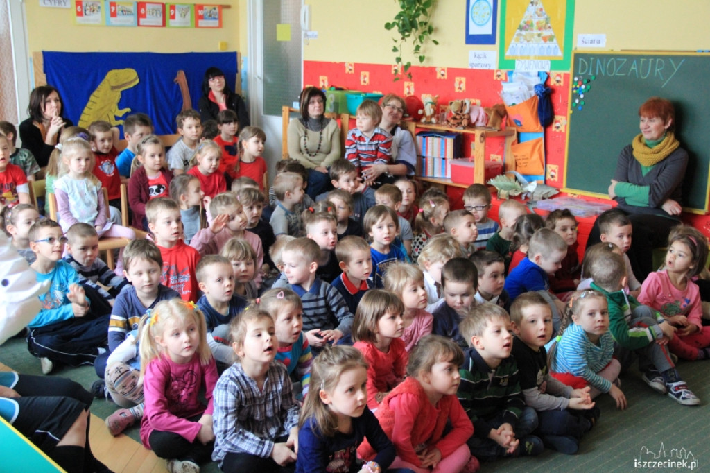 Dinozaury w przedszkolu Miś