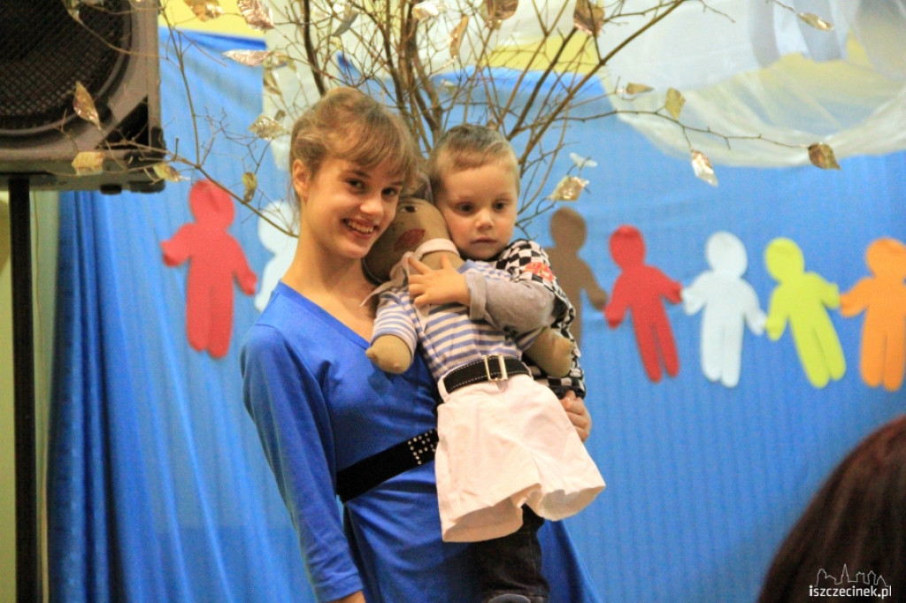 Laleczki pomagają dzieciom w Czadzie