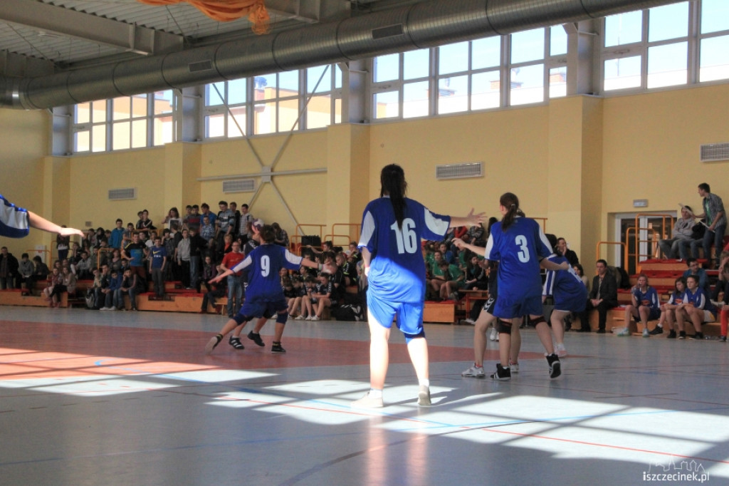 Turniej Regionalny Gimnazjady w Piłce Ręcznej Dziewcząt