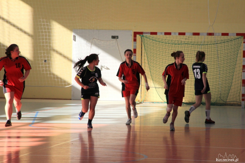 Turniej Regionalny Gimnazjady w Piłce Ręcznej Dziewcząt