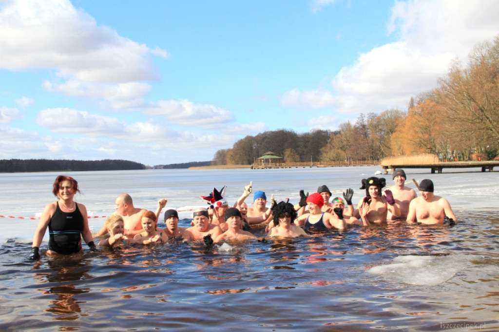 Marcowe zanurzenie w wodzie