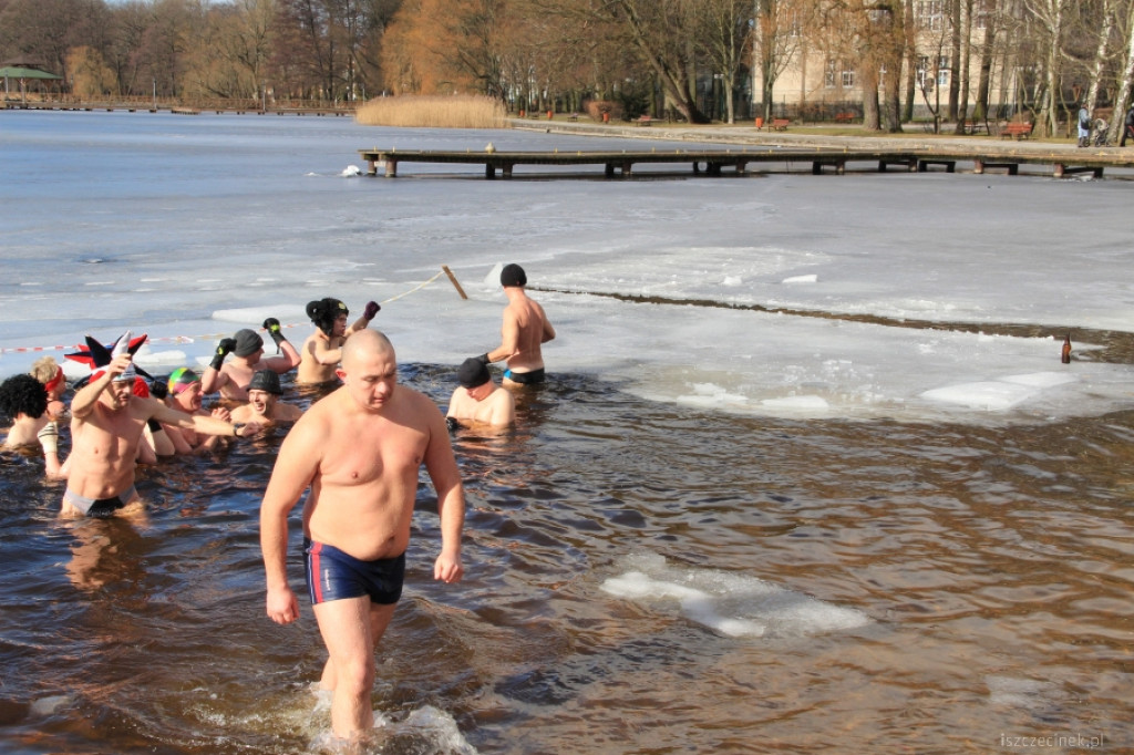 Marcowe zanurzenie w wodzie