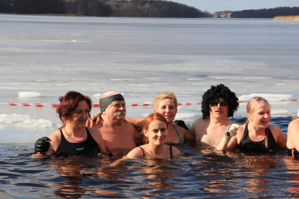 Marcowe zanurzenie w wodzie