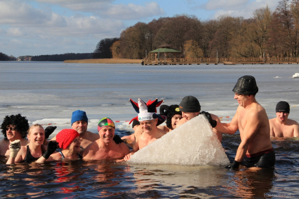 Marcowe zanurzenie w wodzie