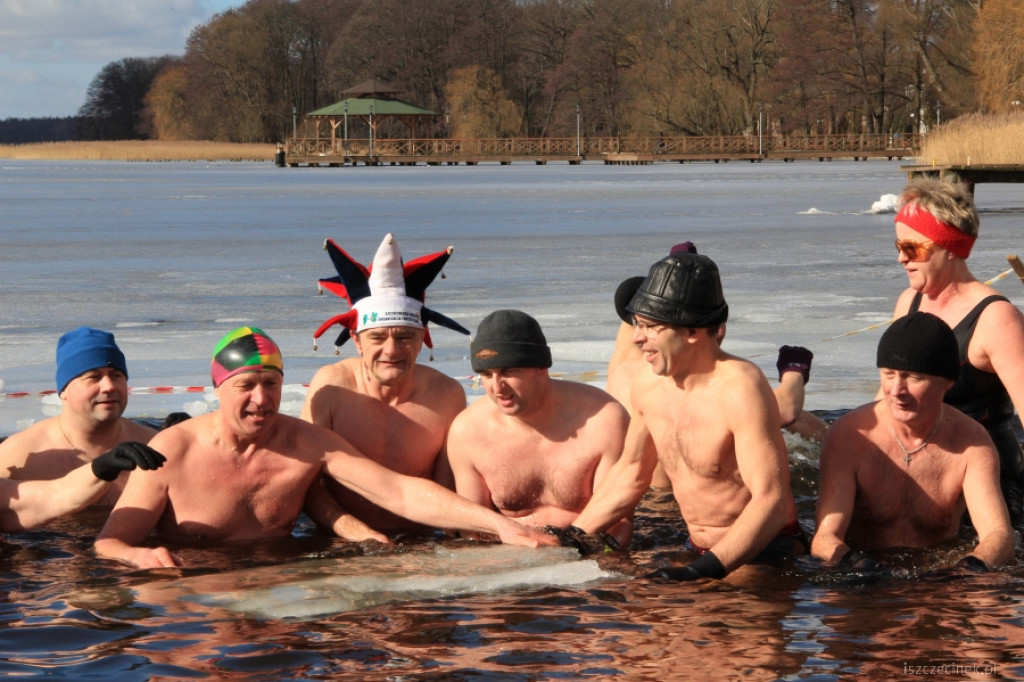 Marcowe zanurzenie w wodzie