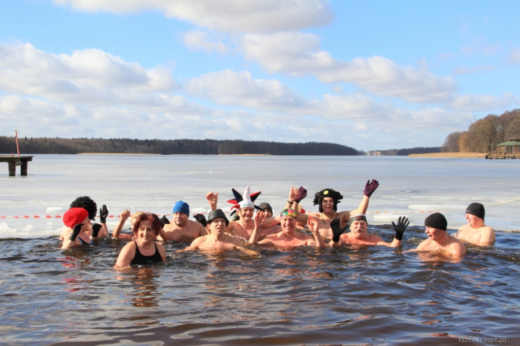 Marcowe zanurzenie w wodzie