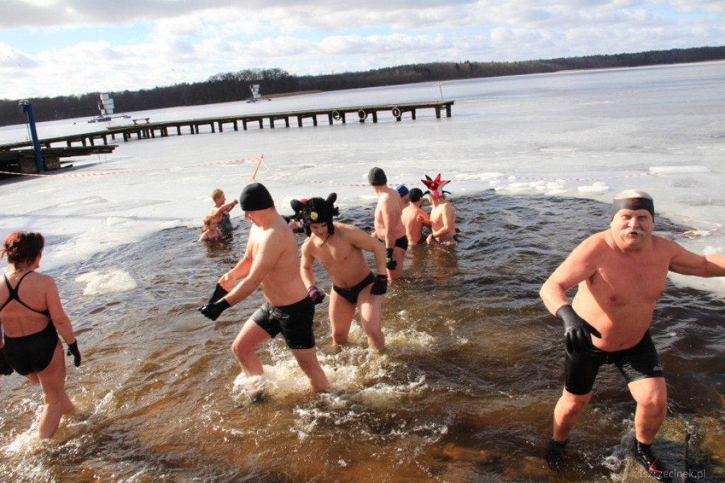 Marcowe zanurzenie w wodzie