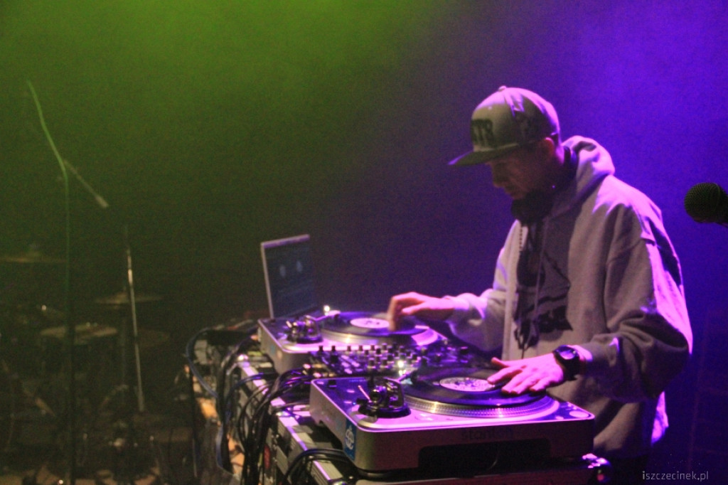 Muzyka i taniec przeciwko przemocy