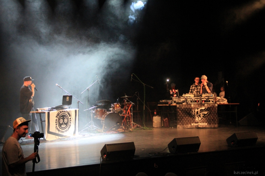 Muzyka i taniec przeciwko przemocy