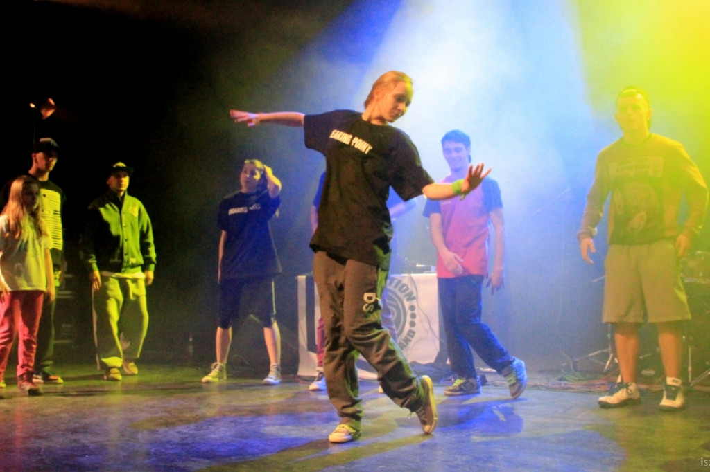 Muzyka i taniec przeciwko przemocy