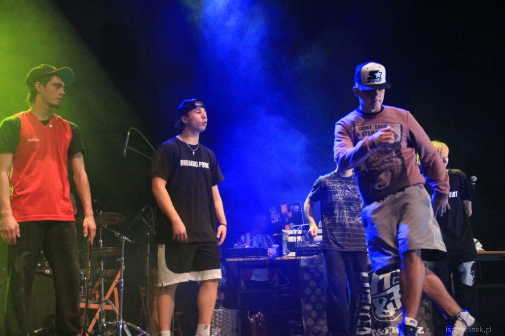 Muzyka i taniec przeciwko przemocy