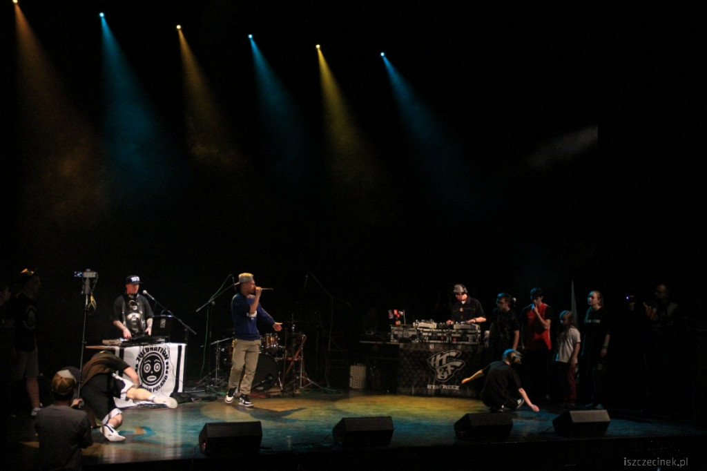 Muzyka i taniec przeciwko przemocy