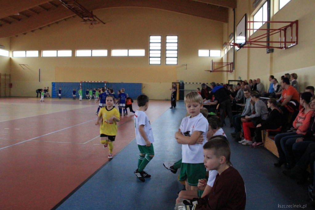 Najmłodsi na boisku
