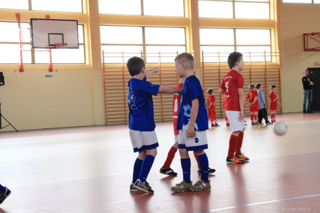 Najmłodsi na boisku