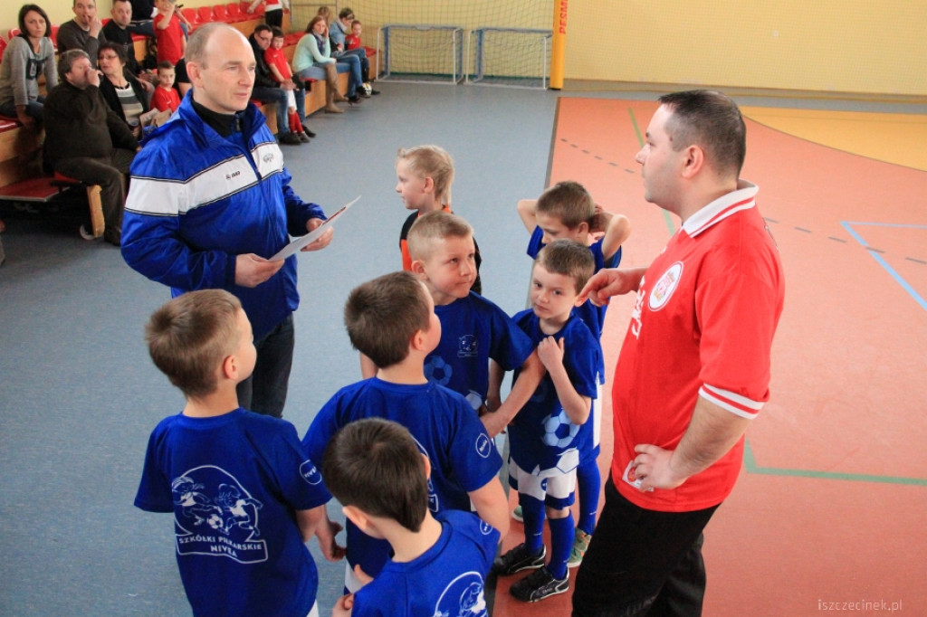 Najmłodsi na boisku