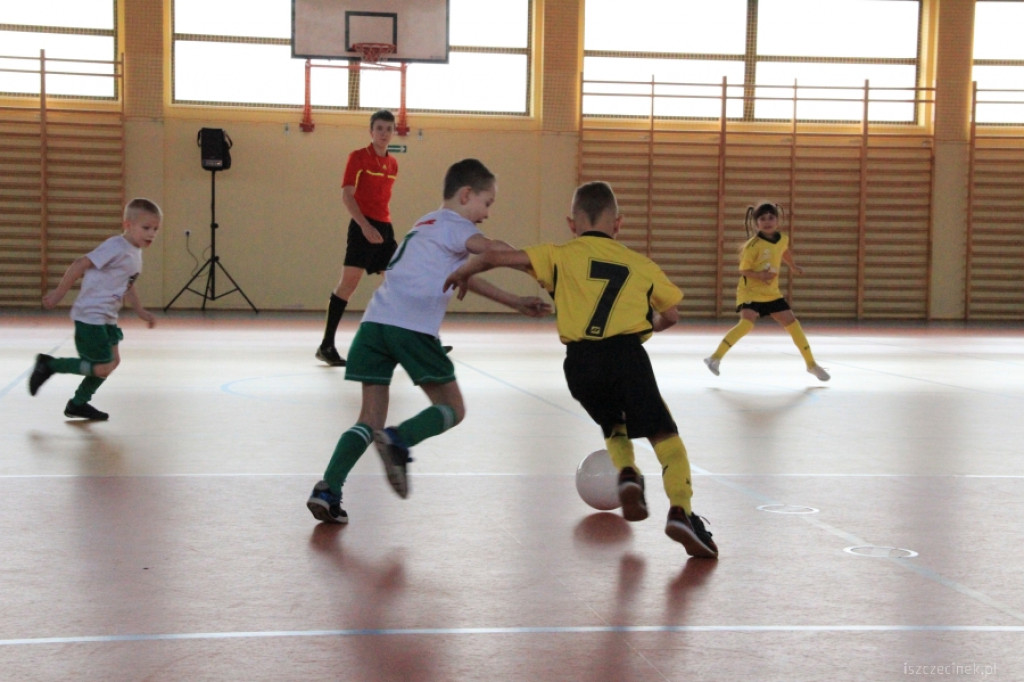 Najmłodsi na boisku