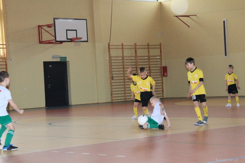 Najmłodsi na boisku