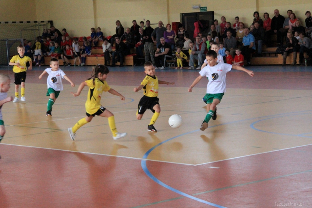 Najmłodsi na boisku