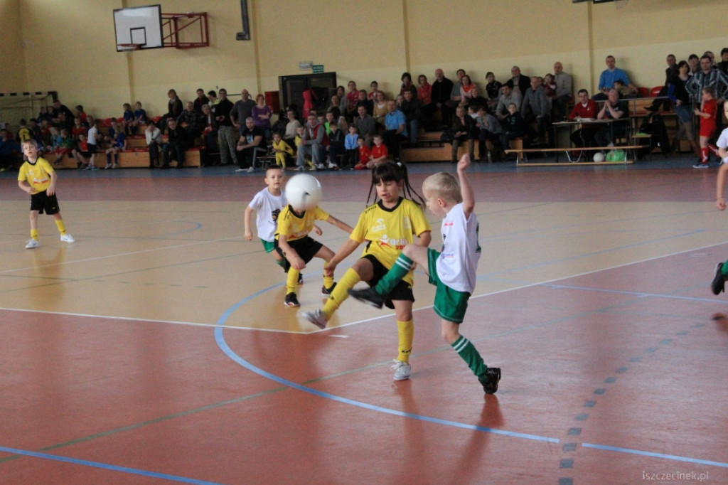 Najmłodsi na boisku