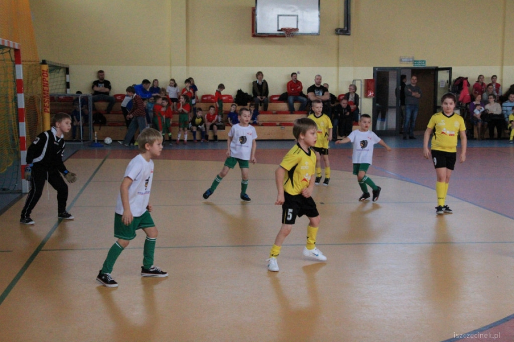 Najmłodsi na boisku