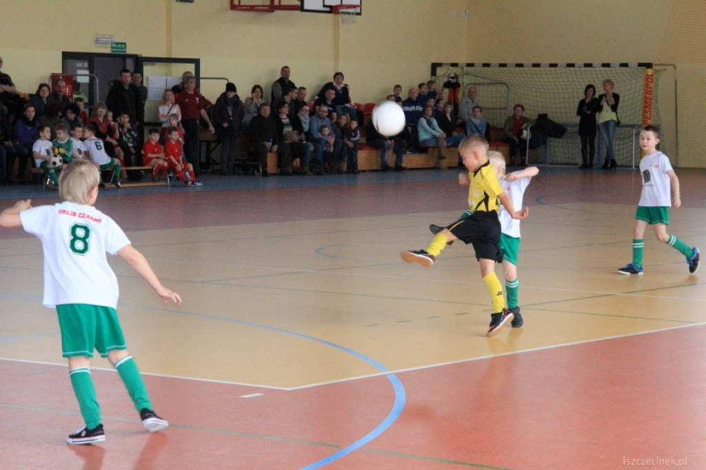 Najmłodsi na boisku