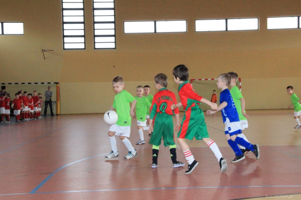 Najmłodsi na boisku