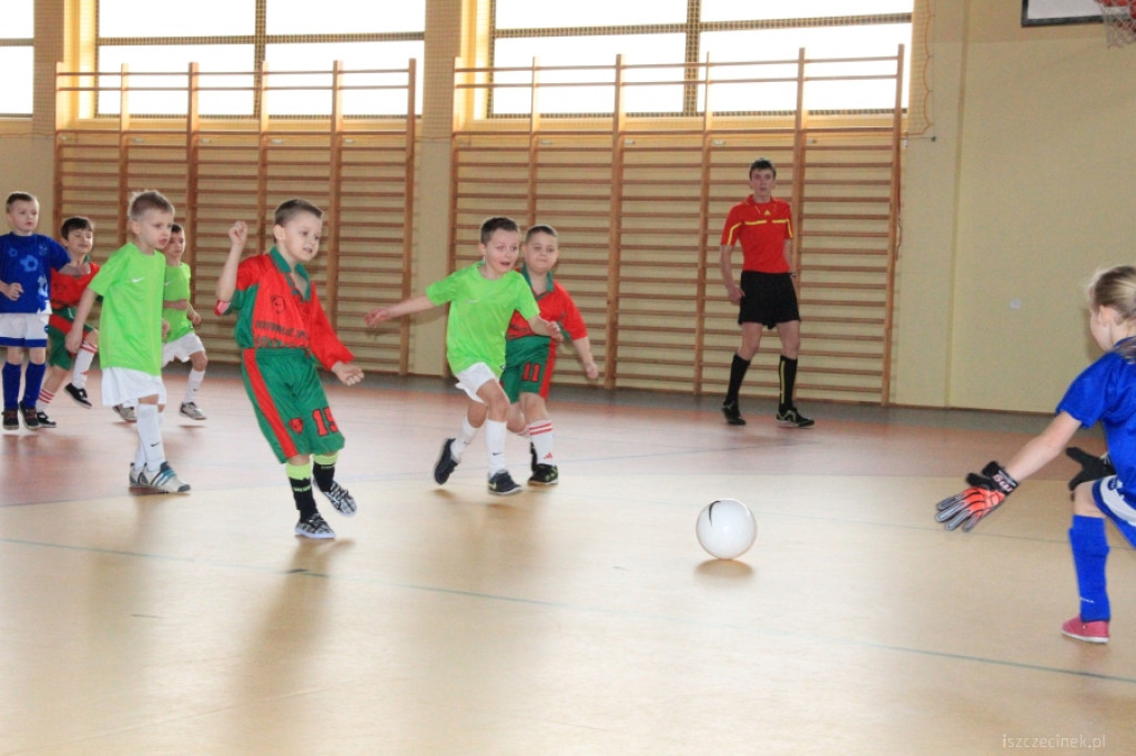 Najmłodsi na boisku