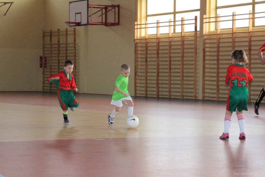 Najmłodsi na boisku