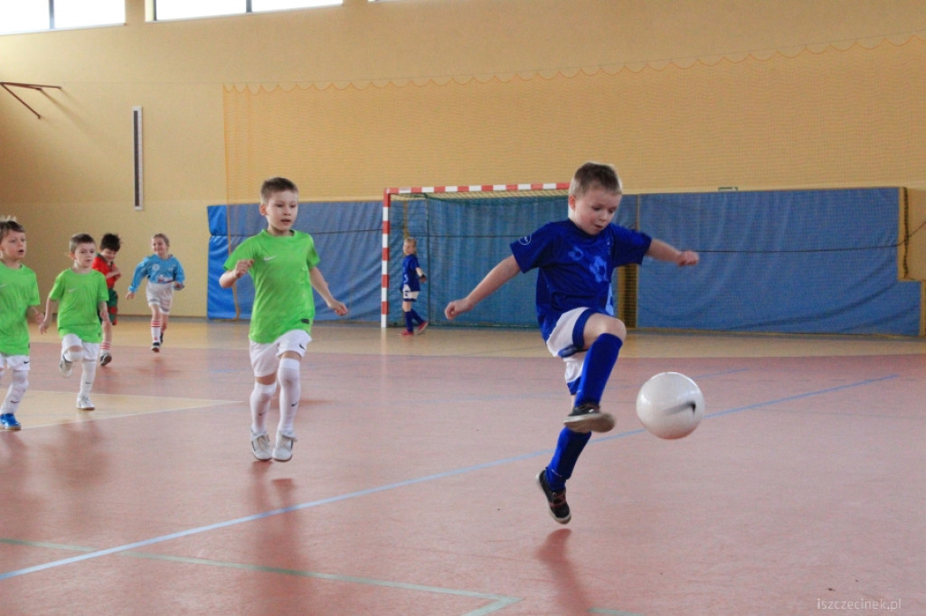 Najmłodsi na boisku