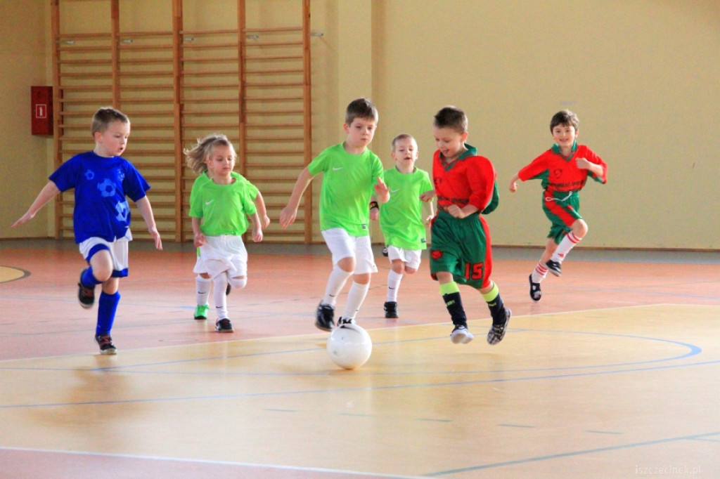 Najmłodsi na boisku